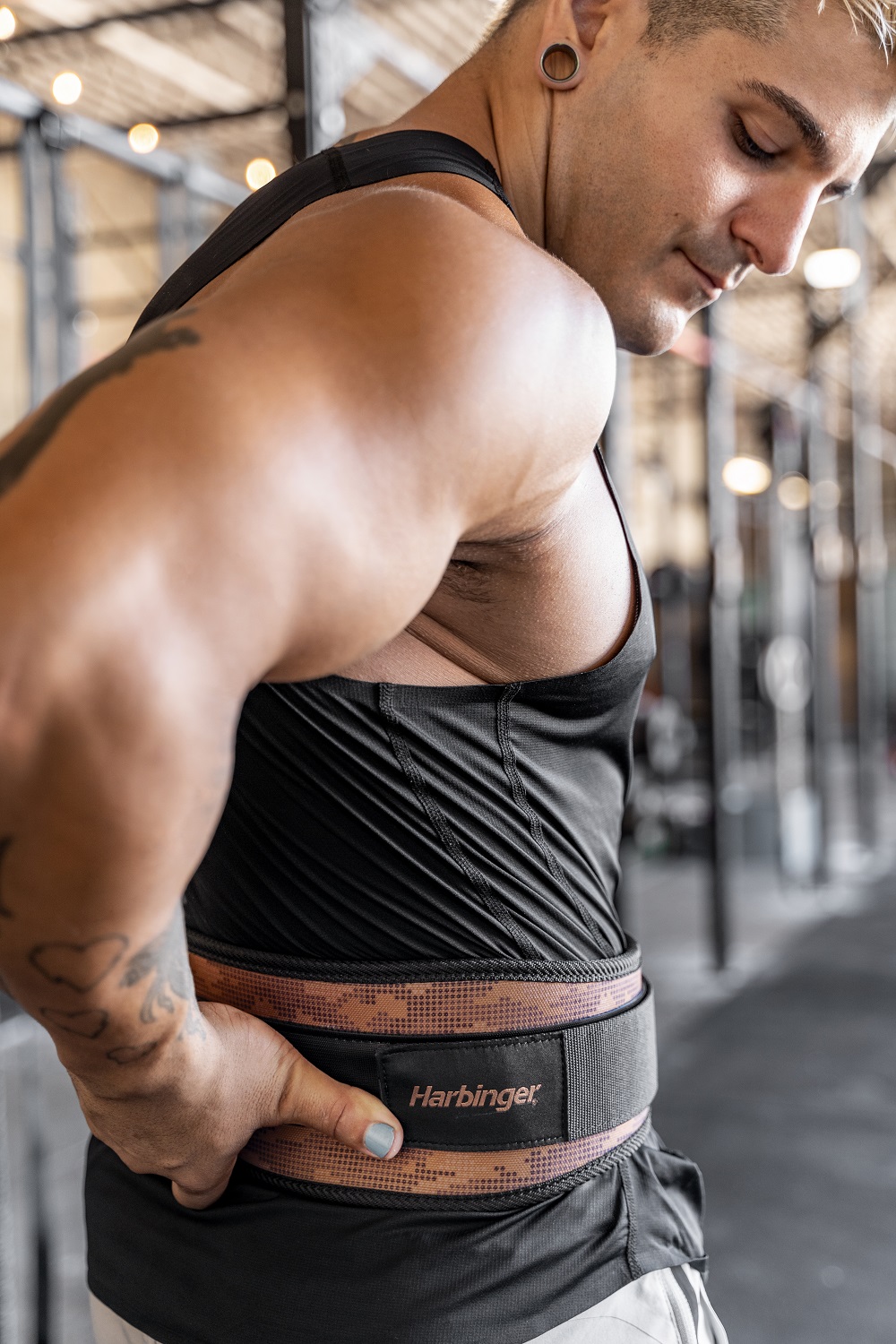 ⁦חגורת כושר מקצועי עם תמיכה מרופדת  4.5 אינץ' – "Harbinger Foam Core Belt 4.5⁩ – תמונה ⁦13⁩