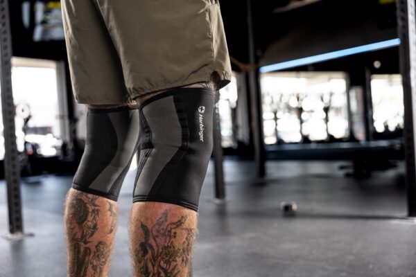 ⁦שרוול ברך 7 מ"מ - Harbinger Pro Knee Sleeves 7mm⁩ – תמונה ⁦6⁩