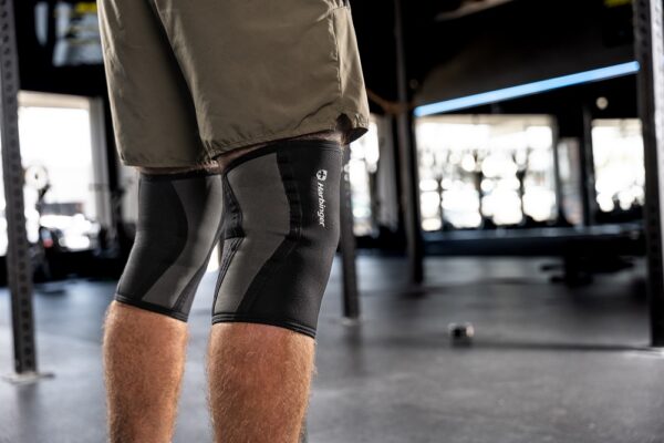 ⁦שרוול ברך 7 מ"מ - Harbinger Pro Knee Sleeves 7mm⁩ – תמונה ⁦16⁩