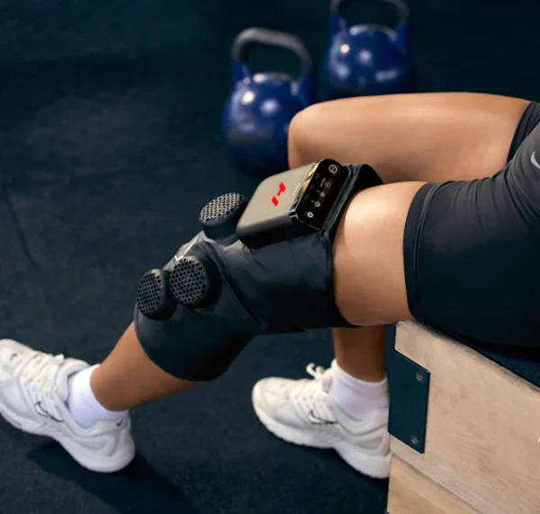 ⁦חגורת חימום/קירור ולחץ דינמי לברך - Hyperice Contrast 2 Knee⁩ – תמונה ⁦8⁩